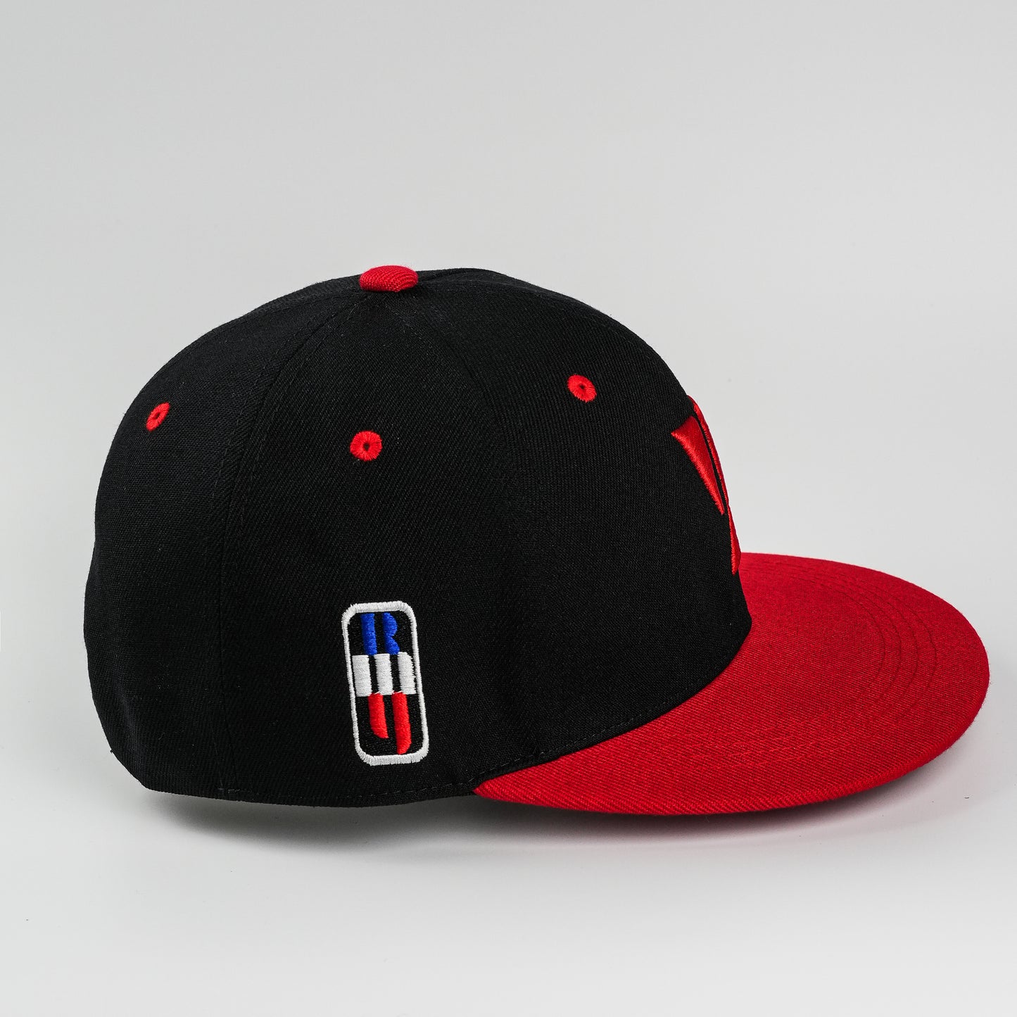 YoungManRide CHAMP series Caps🧢 Adjustable(OSFM)& Dream White & Passion Red